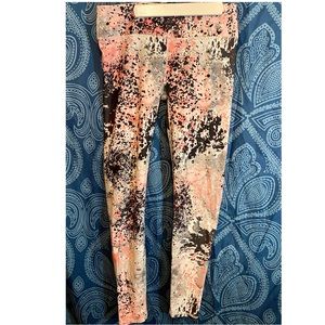 Fabletics Full Length Pink and Black Splatter Leggings Size Small